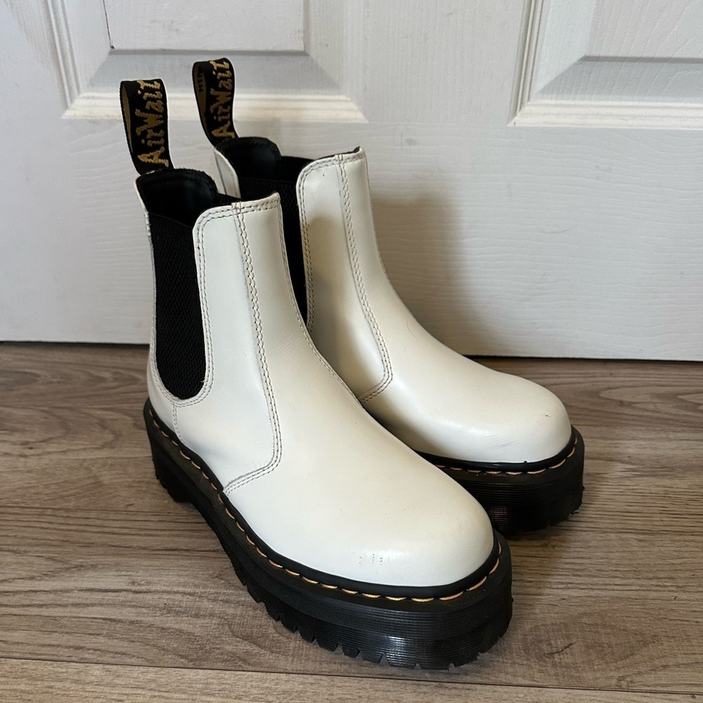 Dr Martens 2976 Quad Leather Chelsea Boots White Leather